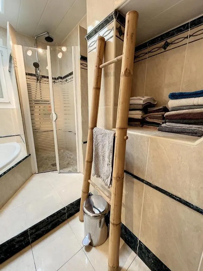 Homestay Chez Amelie Apartment Cremieu
